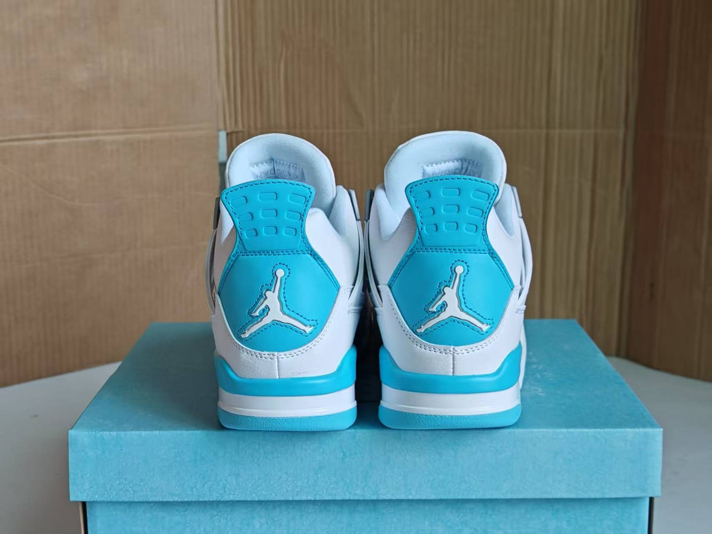 Air Jordan 4 Retro Aluminum | Frostline Reverie