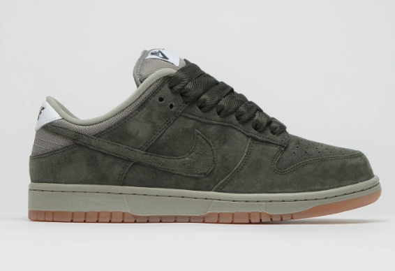Nike SB Dunk Low Pro B 'Sequoia / Sequoia / Light Army / White' | Canopy Detour